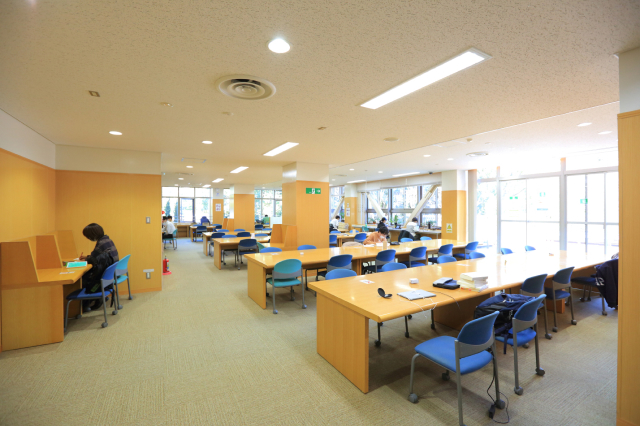 長崎大学附属図書館